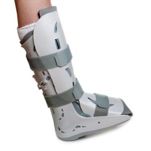 Walking brace for foot or ankle injury